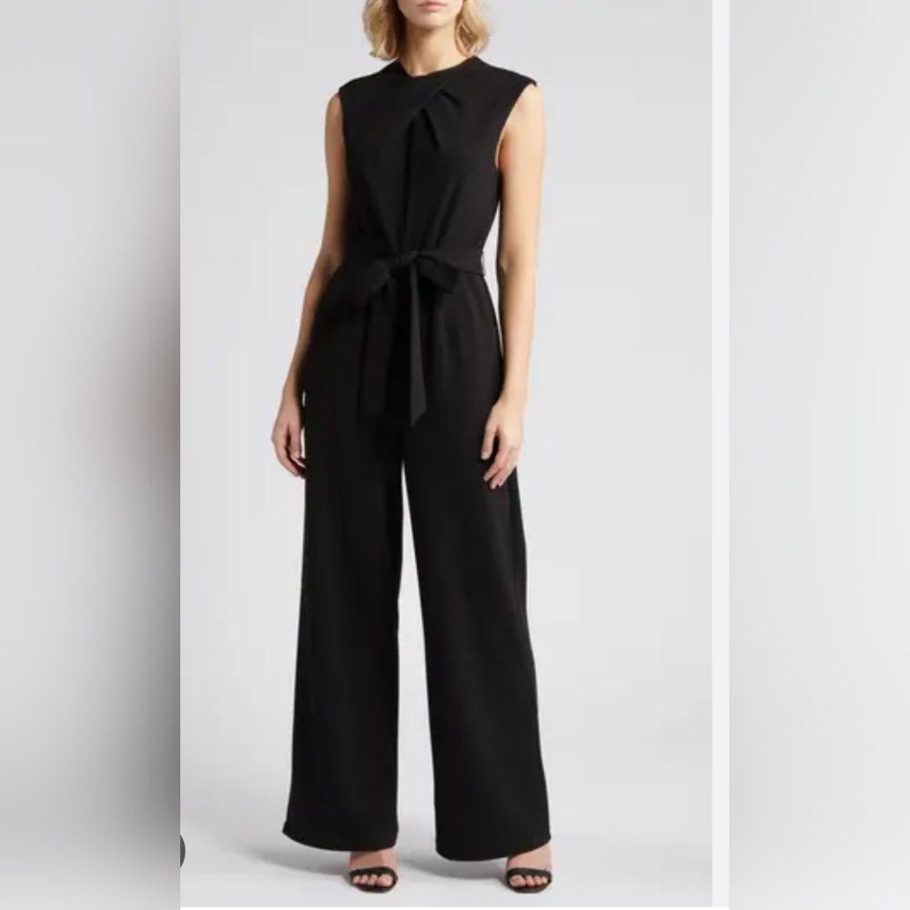 Women's Clothing (746)